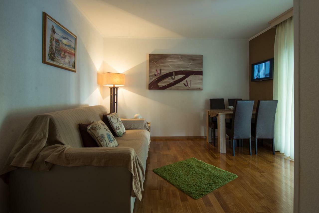 Apartments Tamara อูมัค ภายนอก รูปภาพ